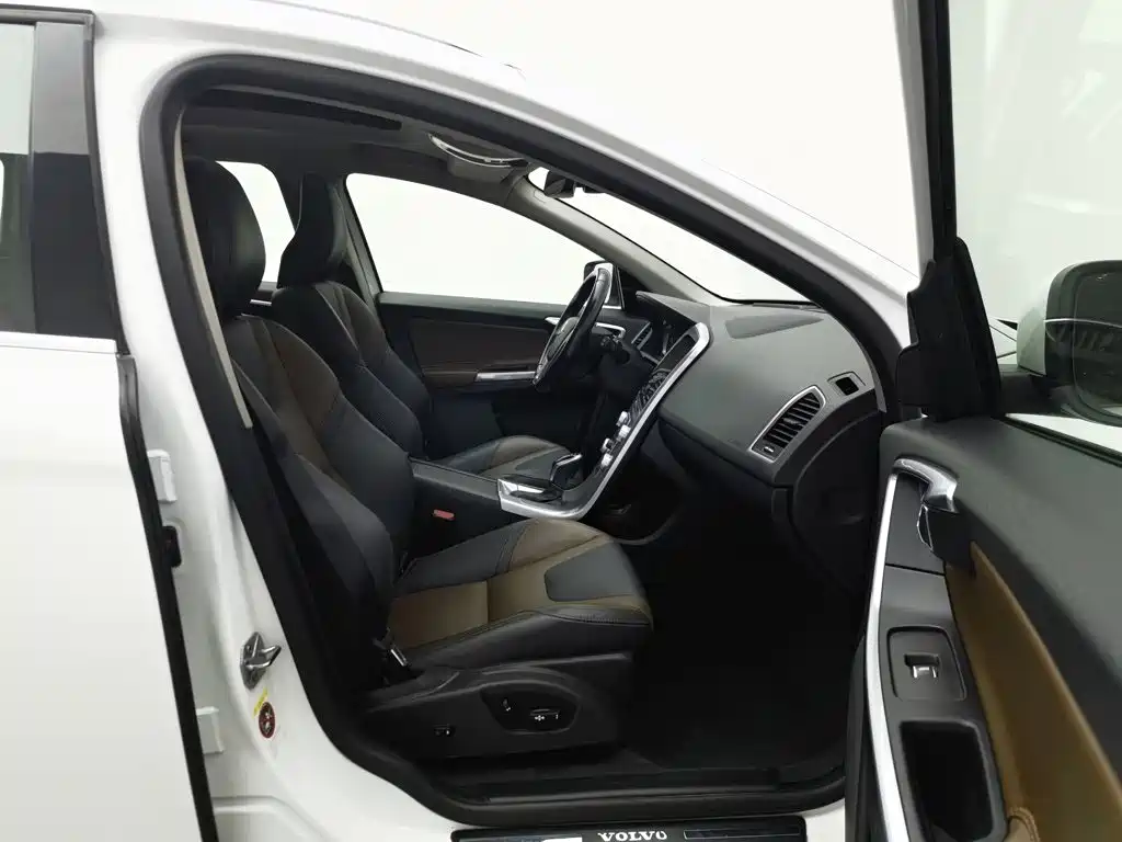 Volvo XC60 — миниатюра 23