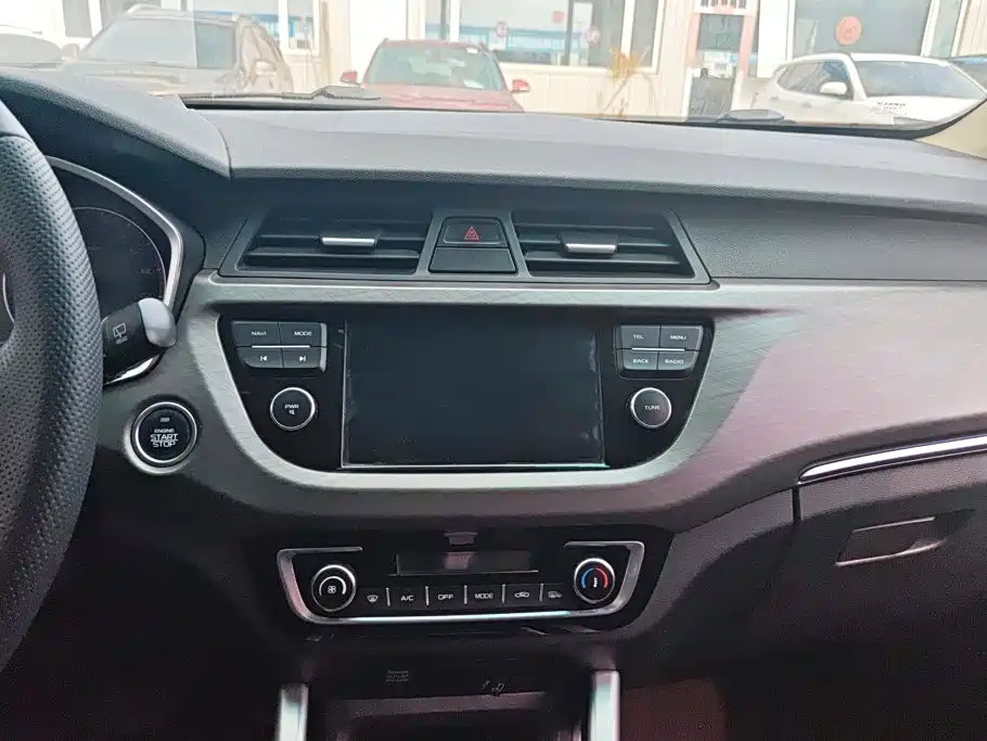 Geely Vision X3 — миниатюра 13