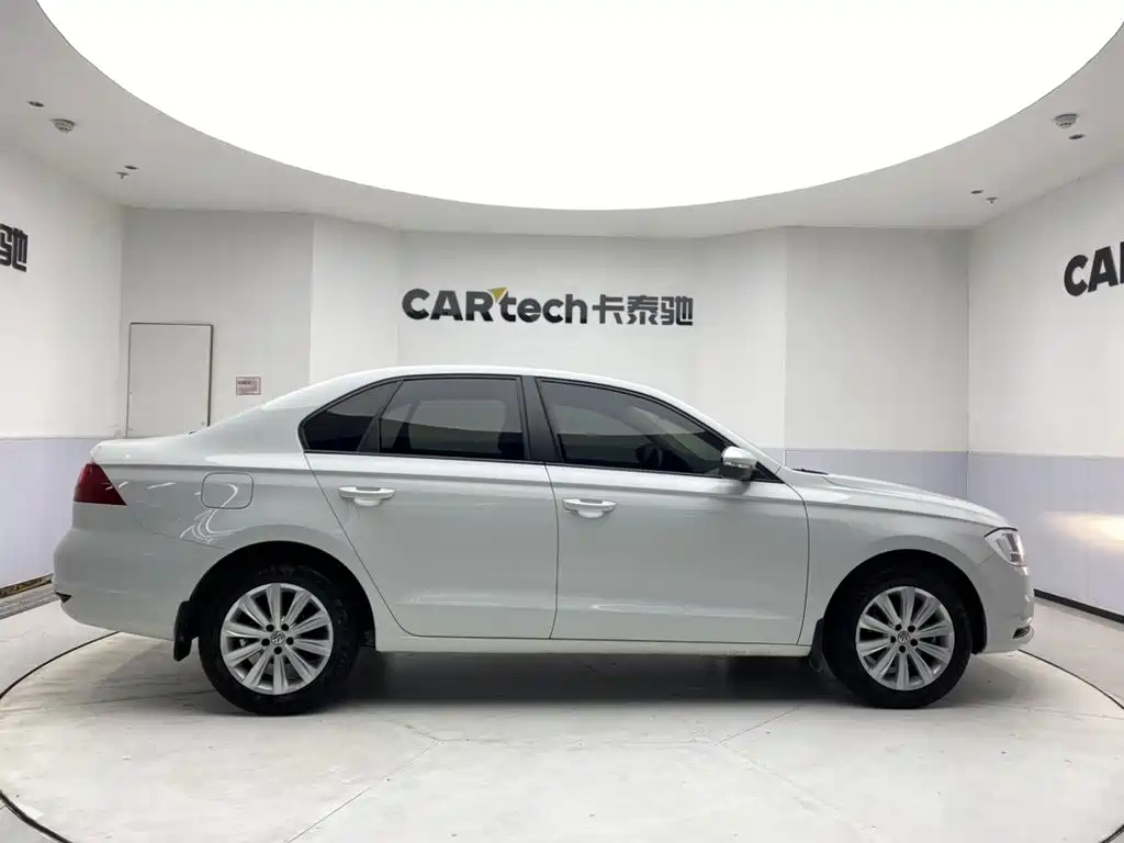 Volkswagen Bora — миниатюра 4