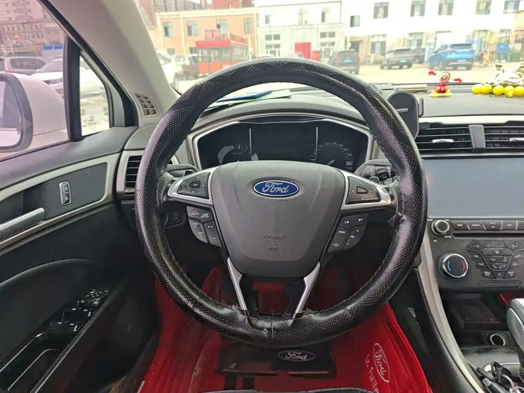 Ford Mondeo — миниатюра 11