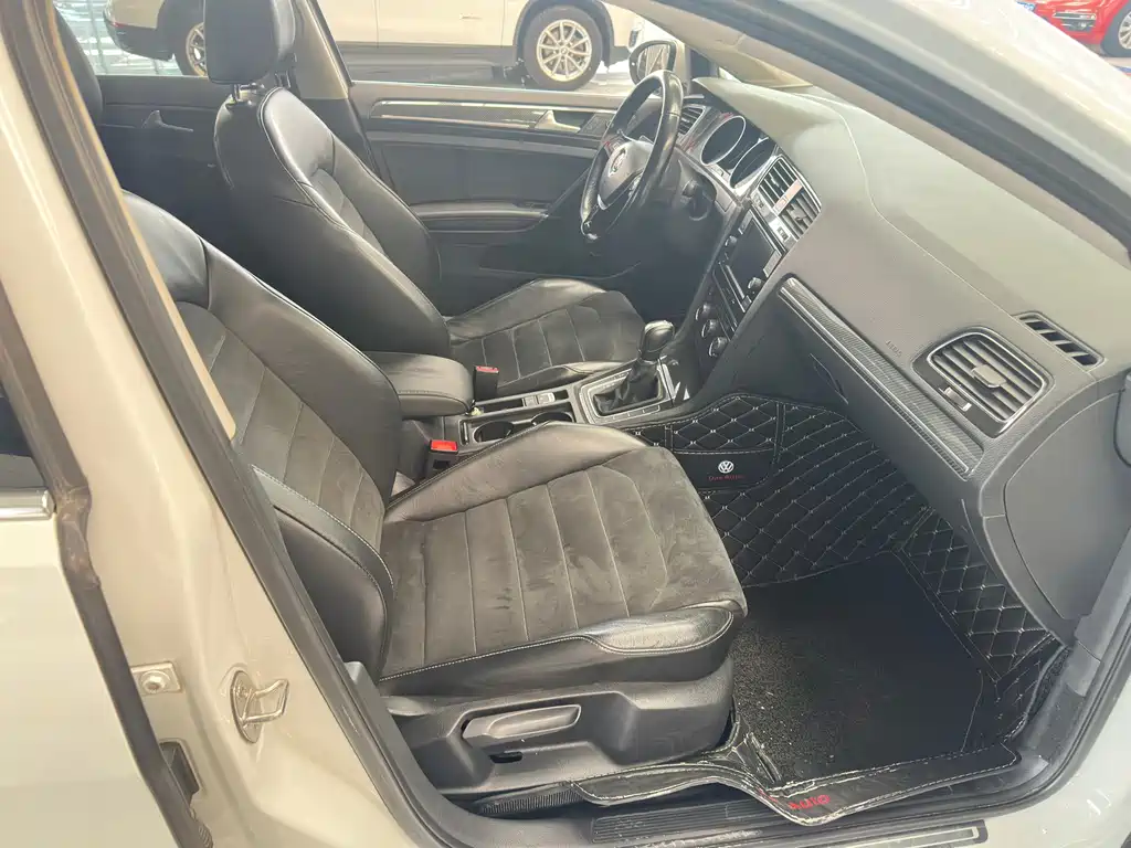 Volkswagen Golf — миниатюра 10