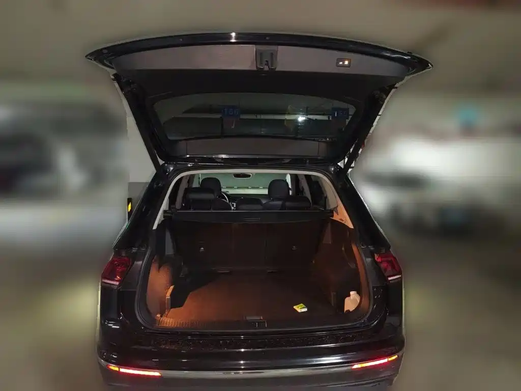 Volkswagen Tiguan L — миниатюра 10