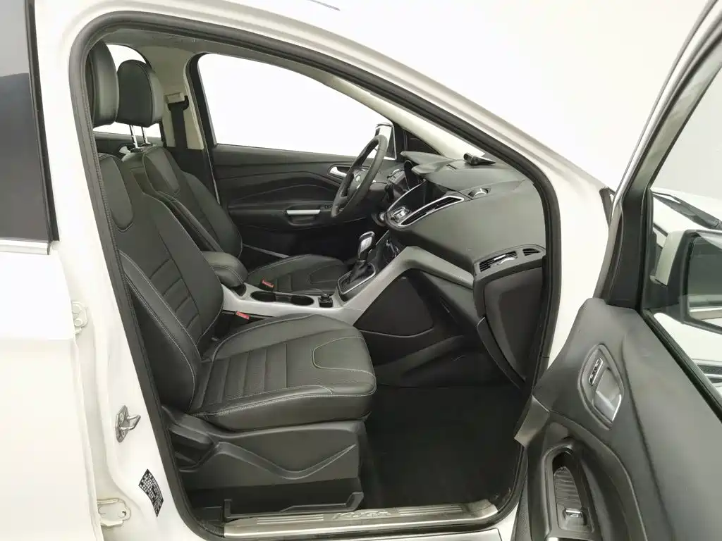 Ford Kuga — миниатюра 23
