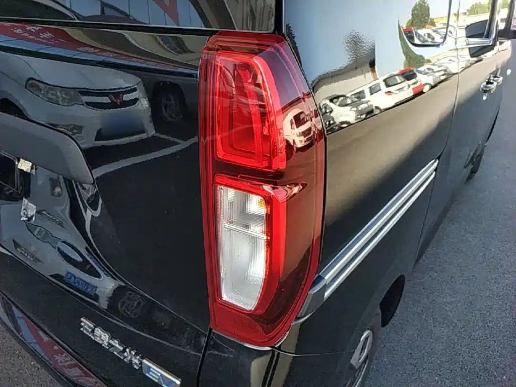 Wuling Zhiguang EV — миниатюра 8