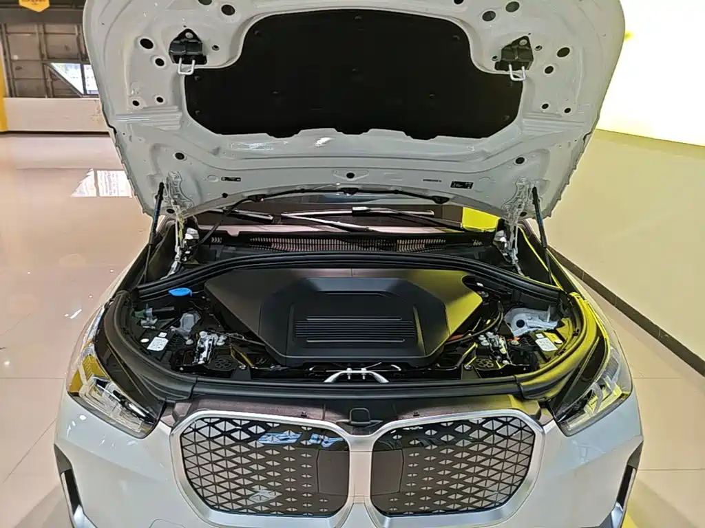 BMW iX1 — миниатюра 20