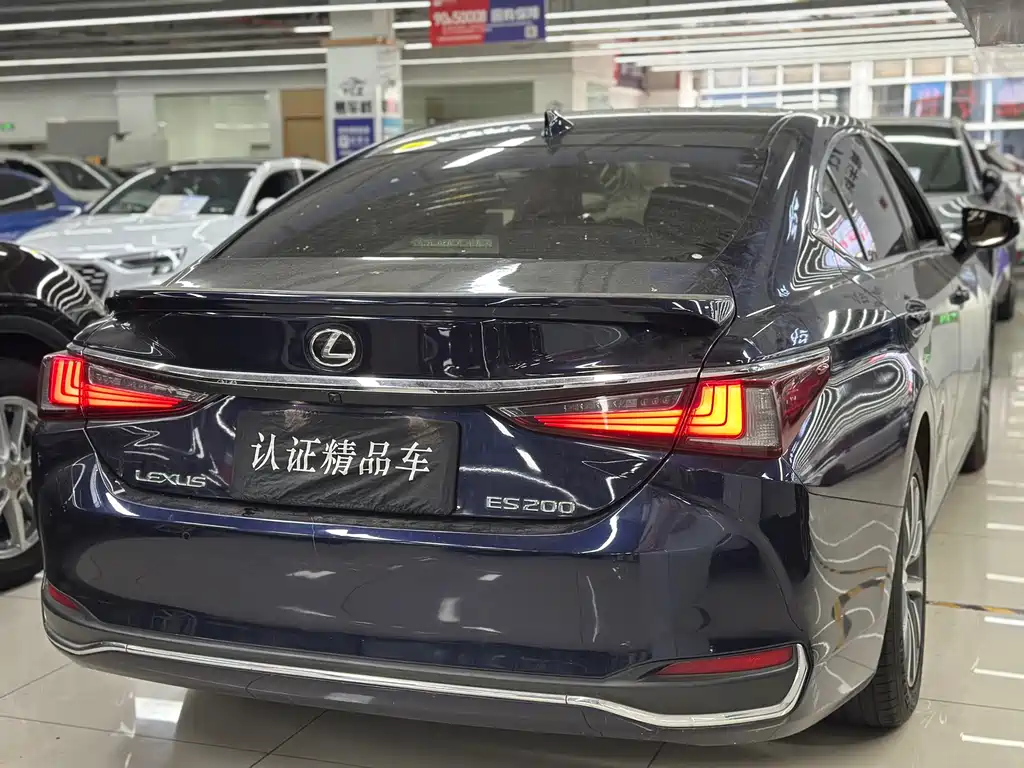 Lexus ES — миниатюра 5