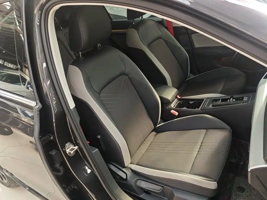 Volkswagen Golf — миниатюра 25