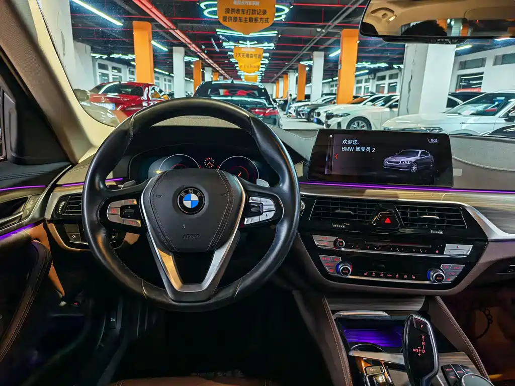 BMW 5 Series — миниатюра 9