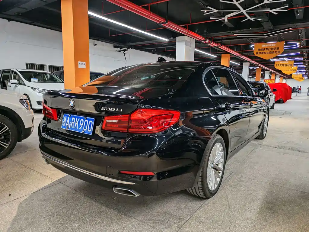 BMW 5 Series — миниатюра 4