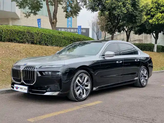 BMW 7 SERIES
