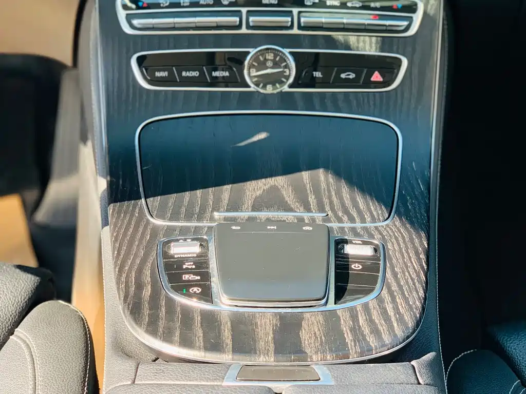 Mercedes-Benz E-Class — миниатюра 20