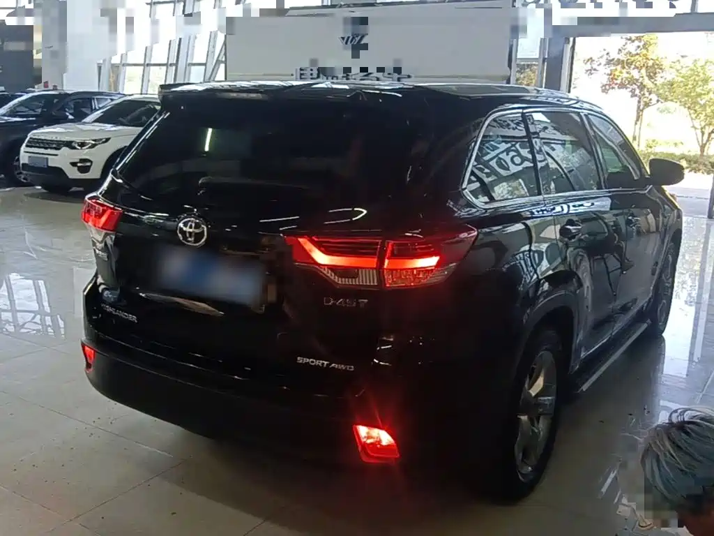 Toyota Highlander — миниатюра 7