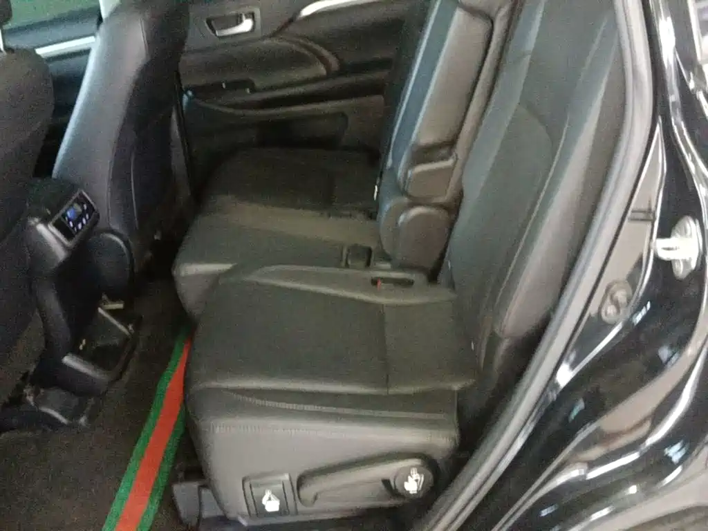 Toyota Highlander — миниатюра 17