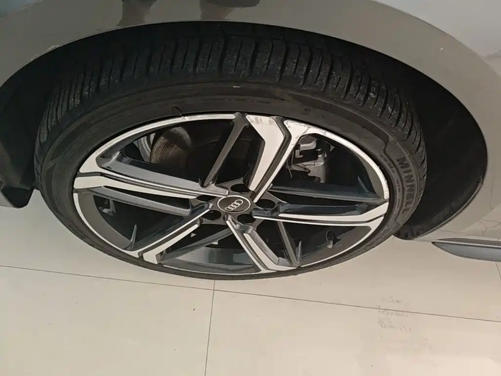 Audi A4L — миниатюра 23
