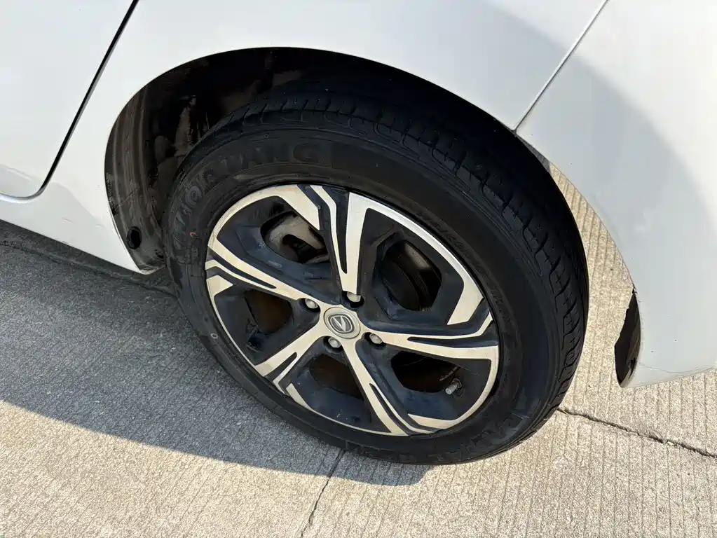 Changan Benben E-Star — миниатюра 14