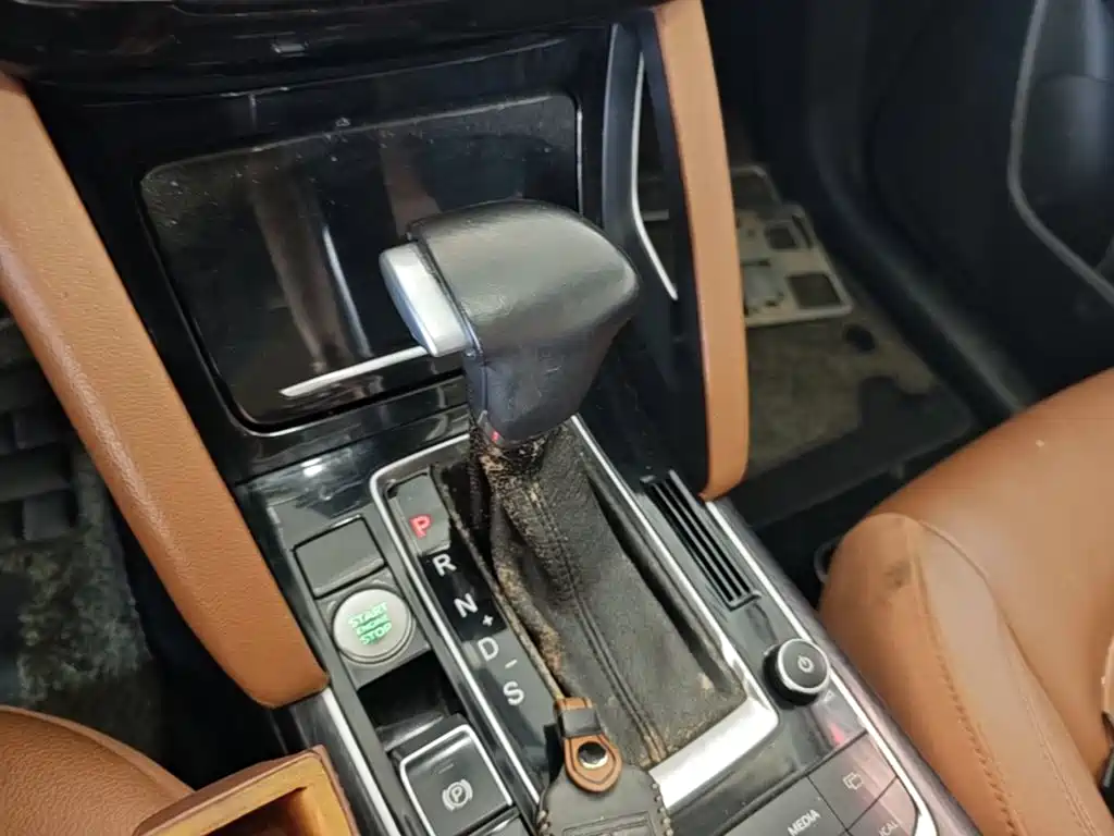 Borgward BX7 — миниатюра 14