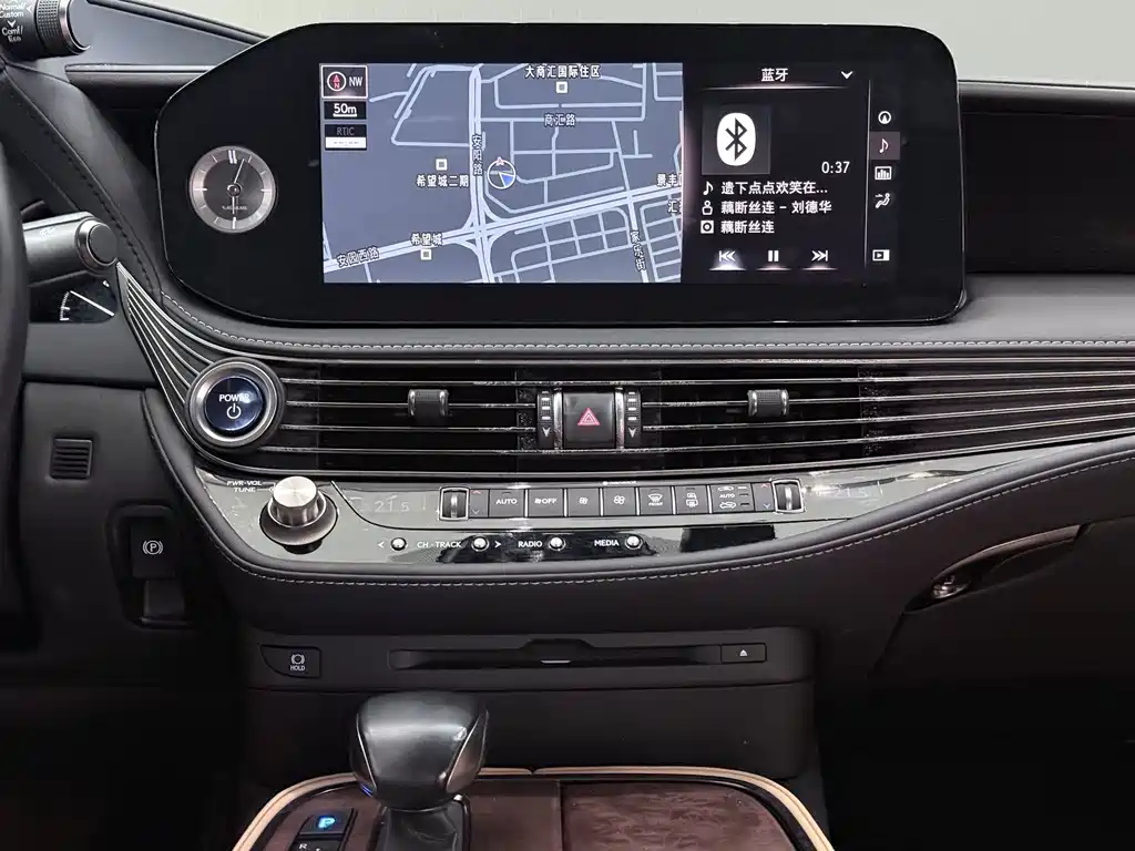 Lexus LS — миниатюра 17