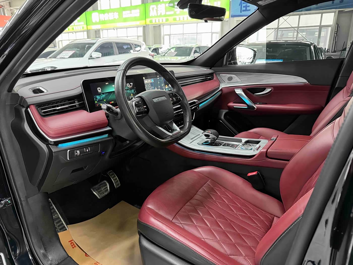 Jetour Jetour X70 PLUS 1.5 л 2023 г. Чёрный, пробег 42000 км