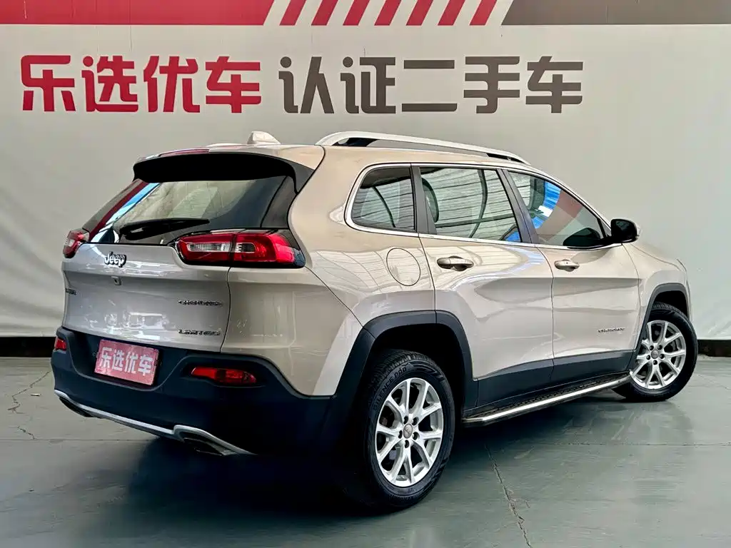 Jeep Cherokee — миниатюра 5