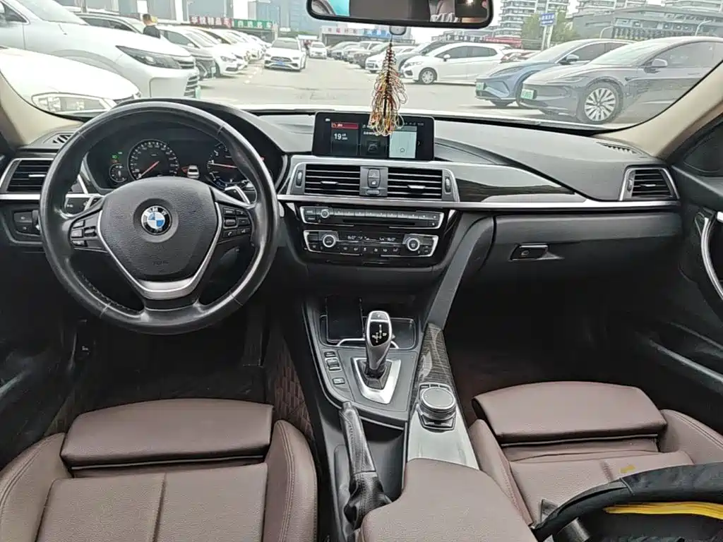 BMW 3 Series — миниатюра 10