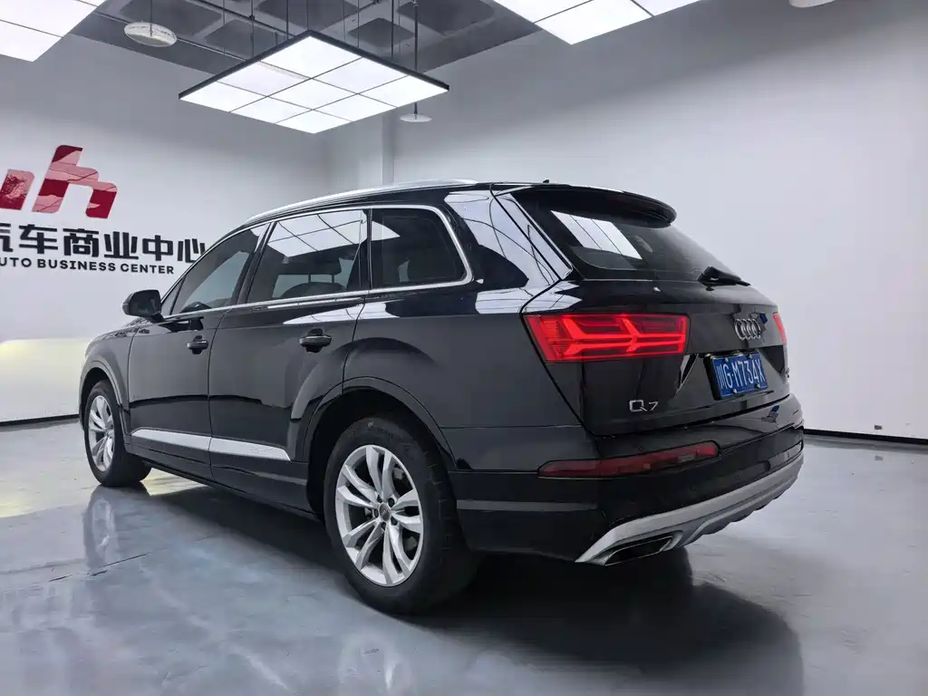 Audi Q7 — миниатюра 8