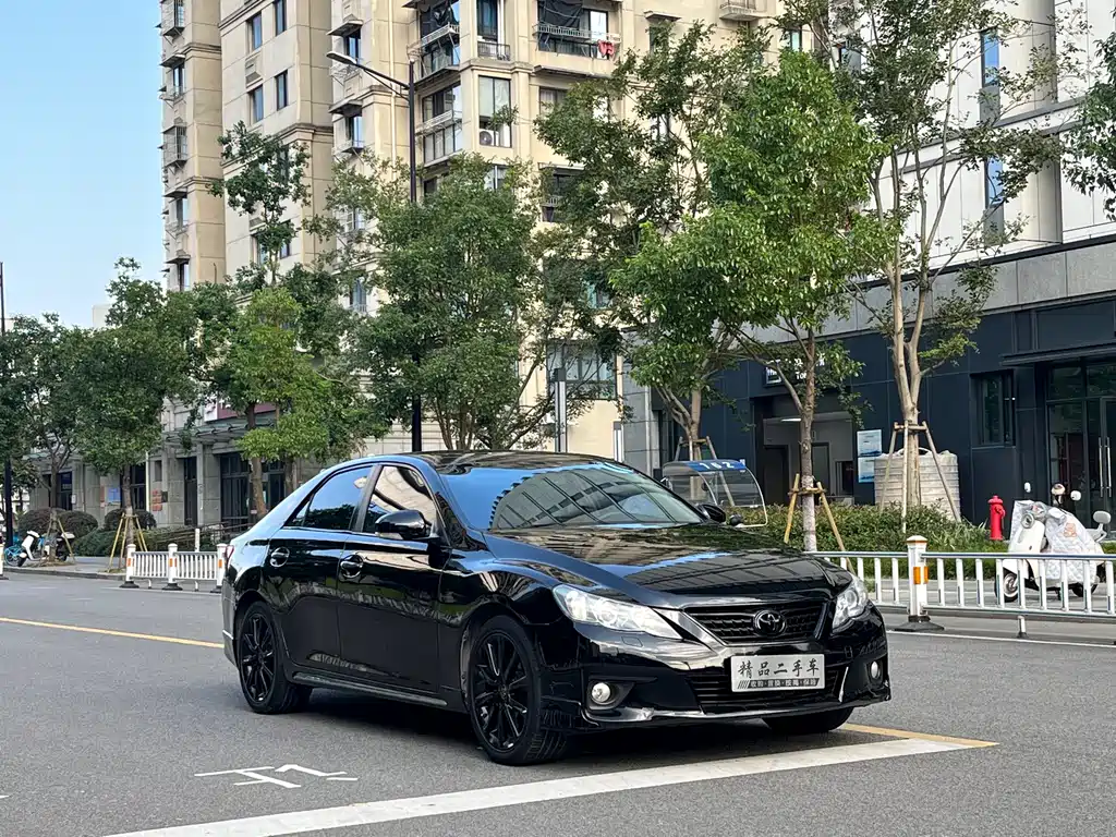 Toyota Reiz — миниатюра 3