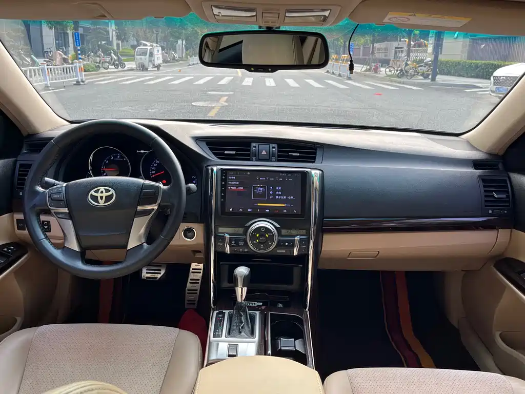 Toyota Reiz — миниатюра 10