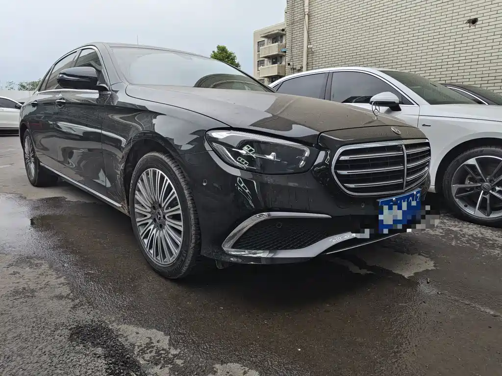 Mercedes-Benz E-Class — миниатюра 3