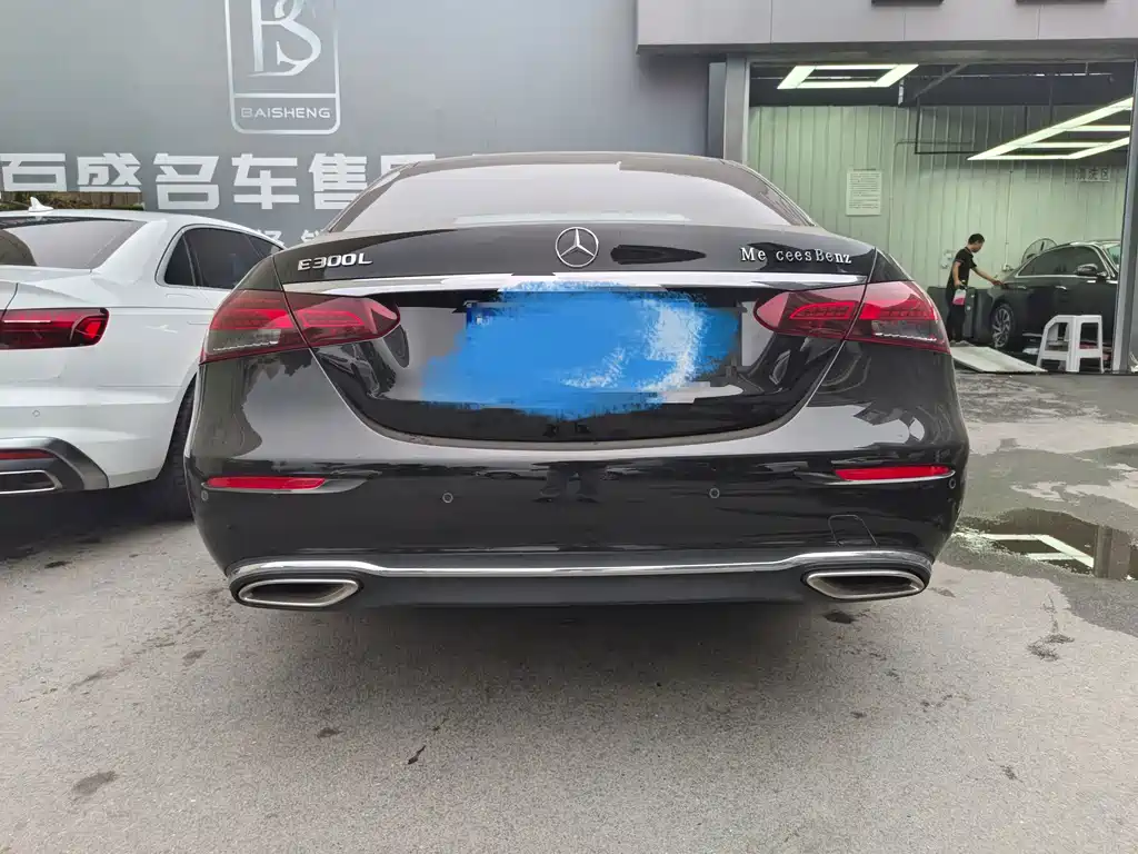 Mercedes-Benz E-Class — миниатюра 8