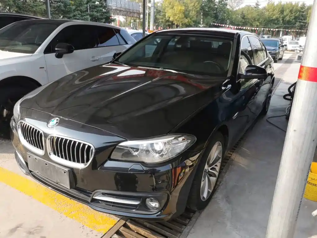 BMW 5 Series — миниатюра 2