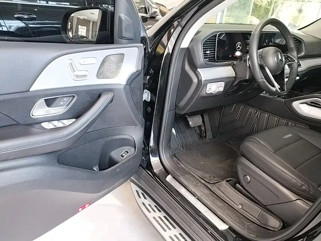 Mercedes-Benz GLE (Import) — миниатюра 16