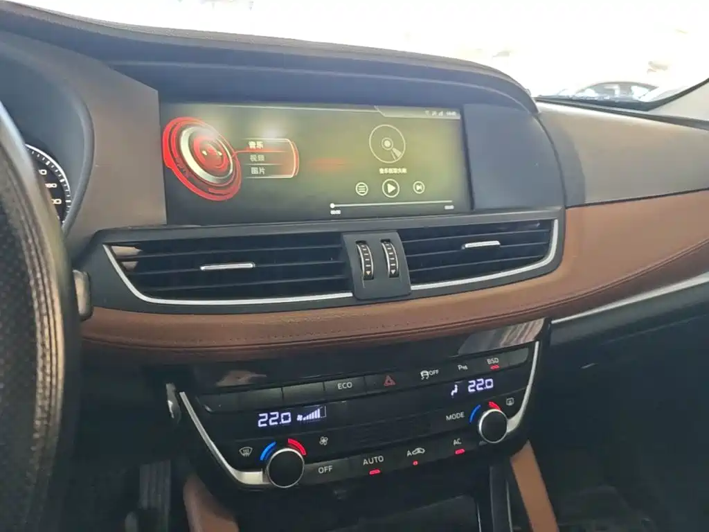 Borgward BX7 — миниатюра 13