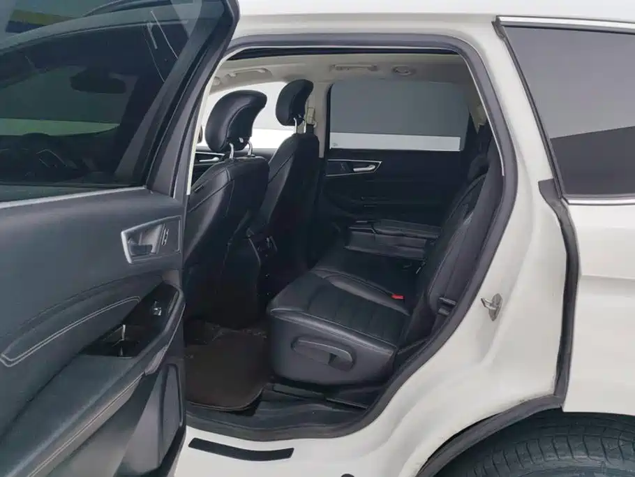 Ford Edge — миниатюра 11