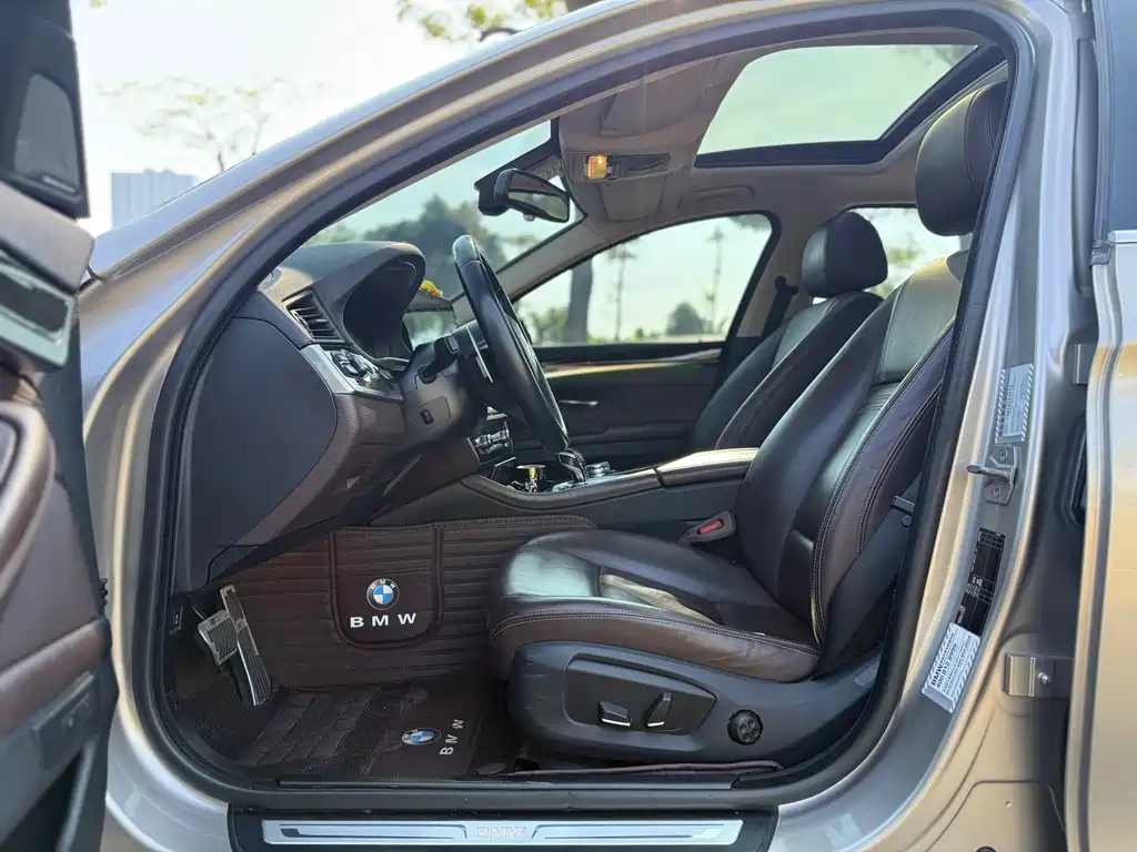 BMW 5 Series — миниатюра 8