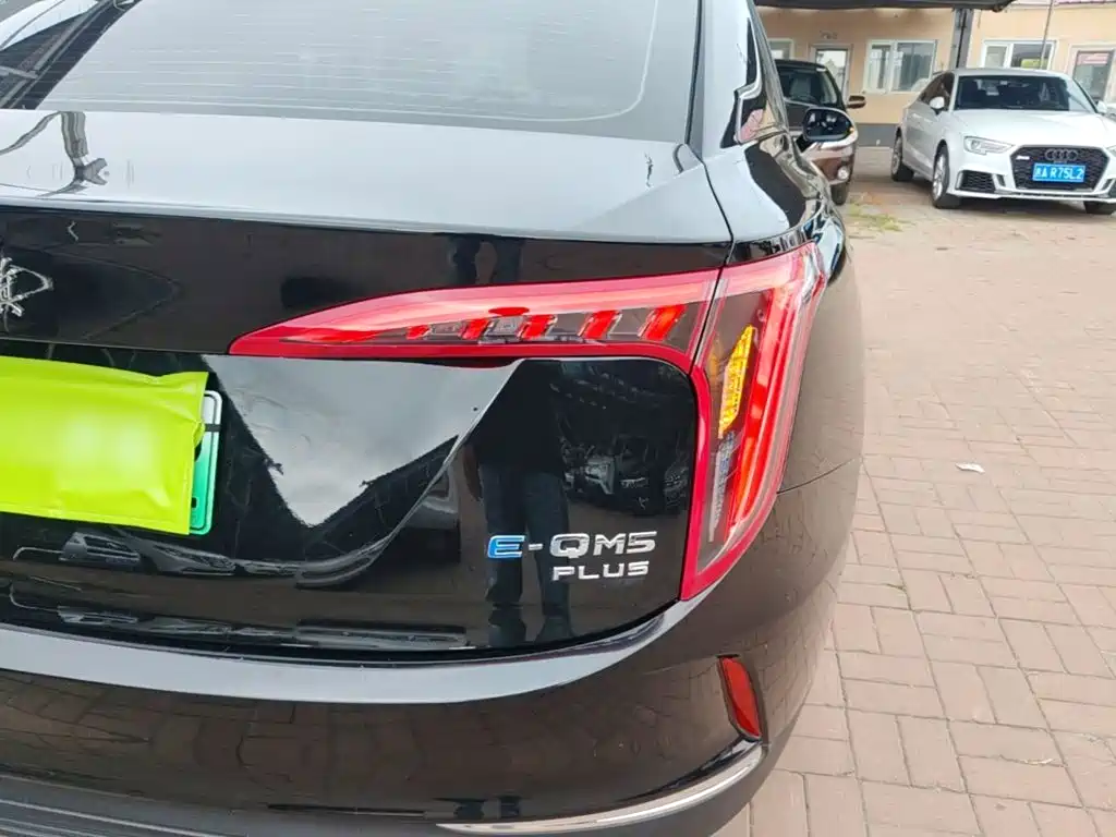 Hongqi Hongqi E-QM5 — миниатюра 8