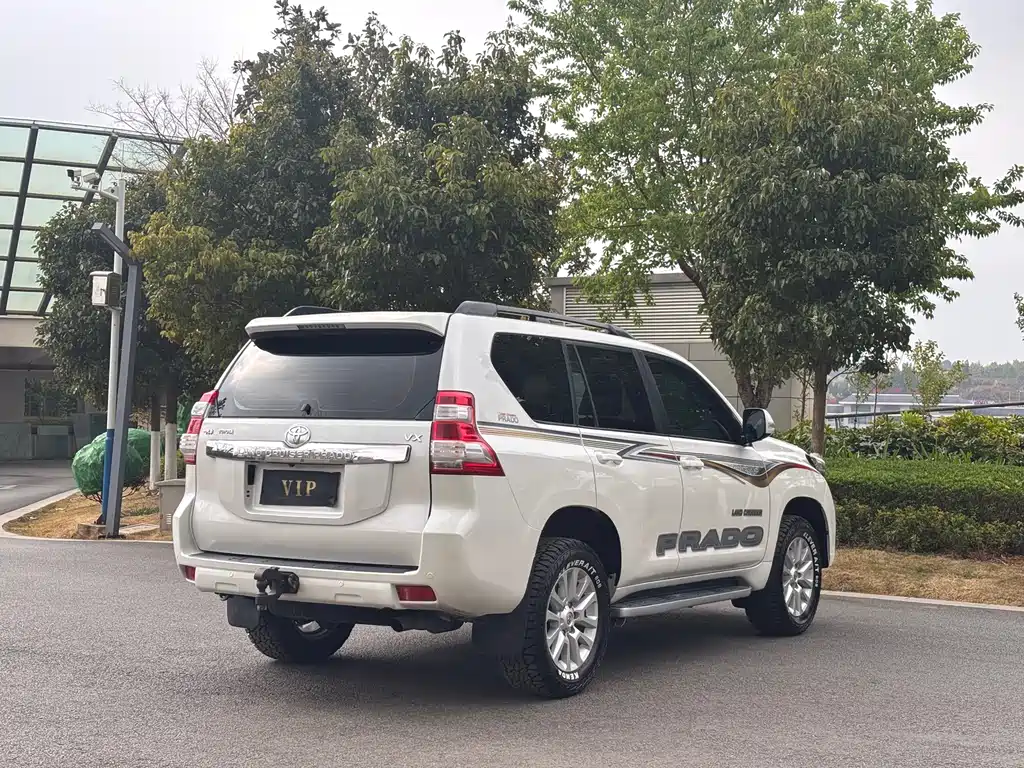 TOYOTA PRADO