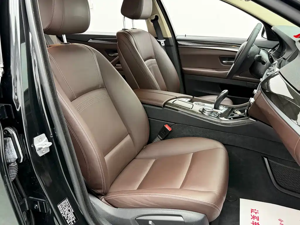 BMW 5 Series — миниатюра 18