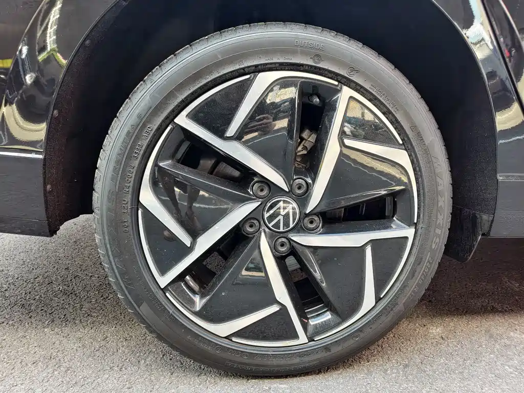Volkswagen Lavida — миниатюра 5