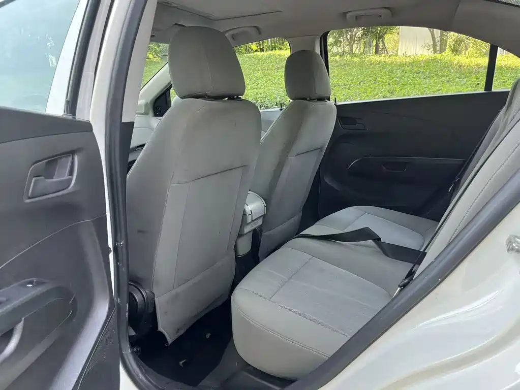 Chevrolet Aveo 2013 1.4L AT