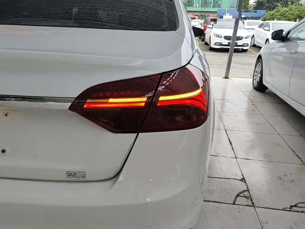Geely Emgrand — миниатюра 8