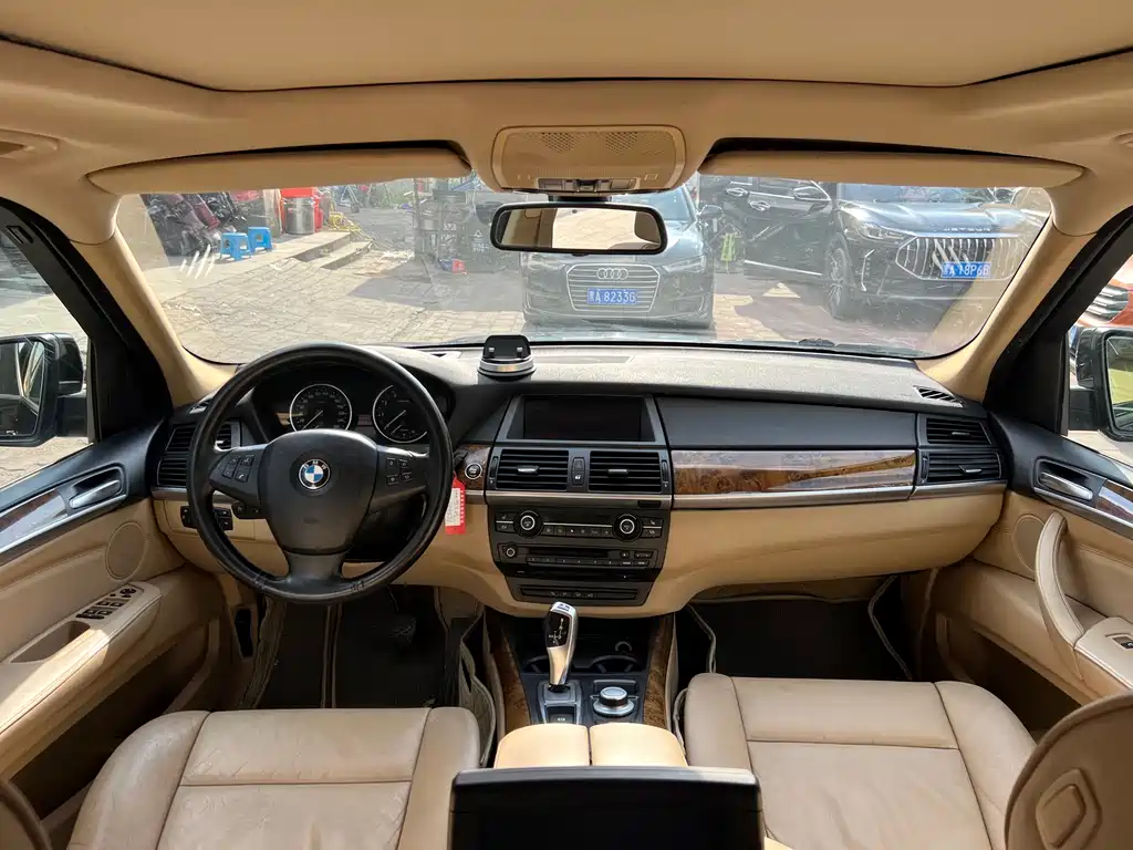 BMW X5 (Import) — миниатюра 9