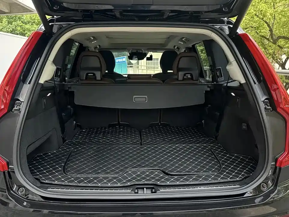 Volvo XC90 — миниатюра 10
