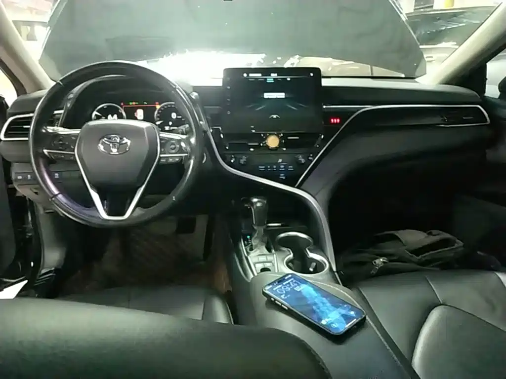 Toyota Camry — миниатюра 10