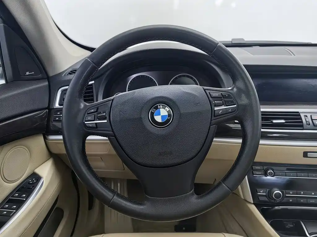 BMW 5 Series GT — миниатюра 11