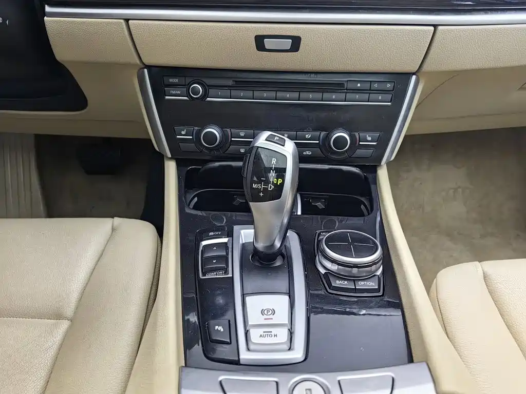 BMW 5 Series GT — миниатюра 13