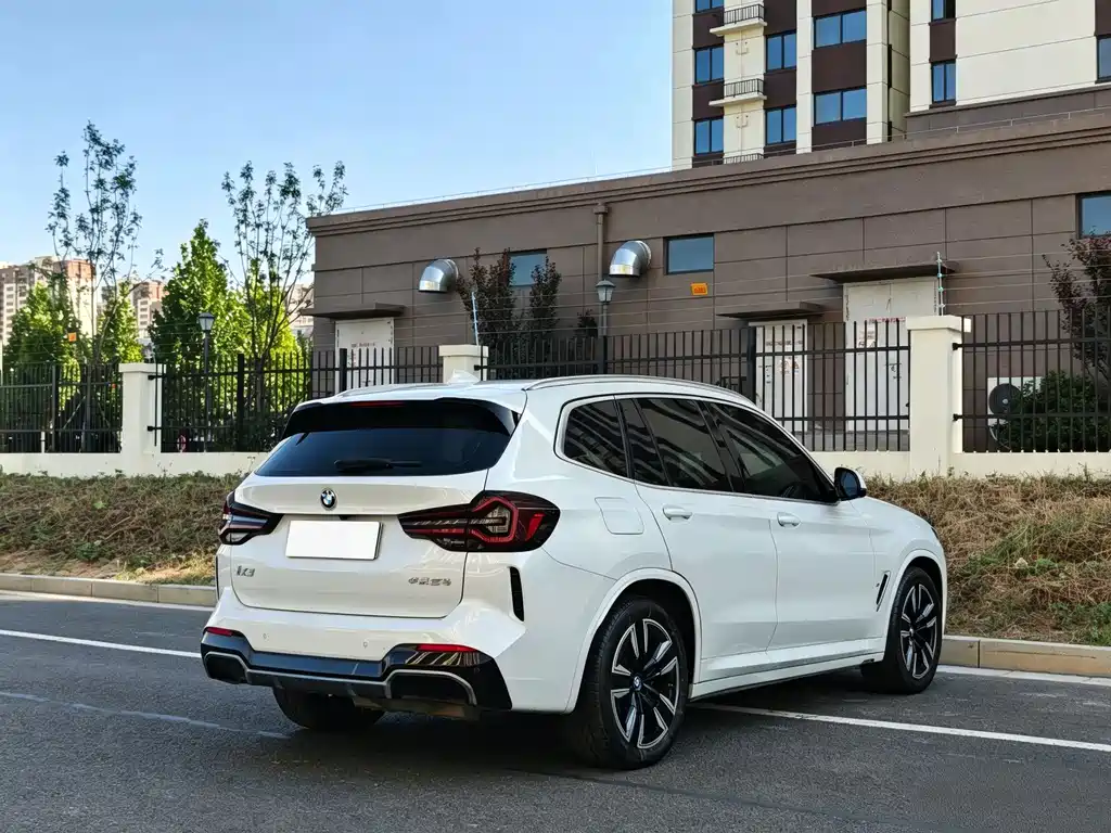BMW iX3 — миниатюра 6