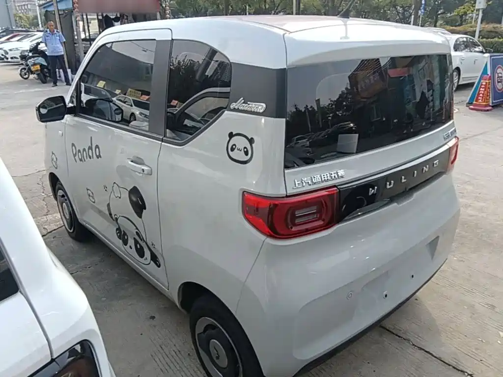 Wuling MINIEV — миниатюра 5