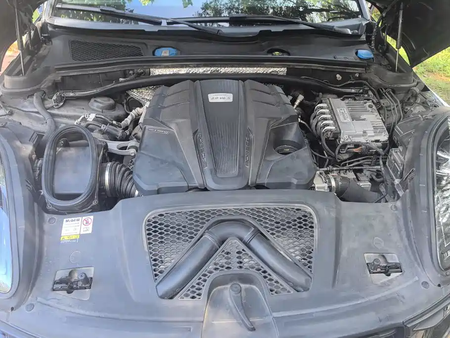 Porsche Macan — миниатюра 9