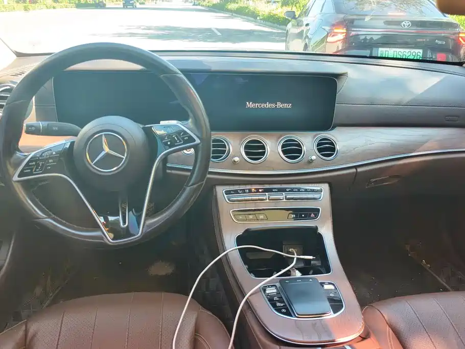 Mercedes-Benz E-Class — миниатюра 12