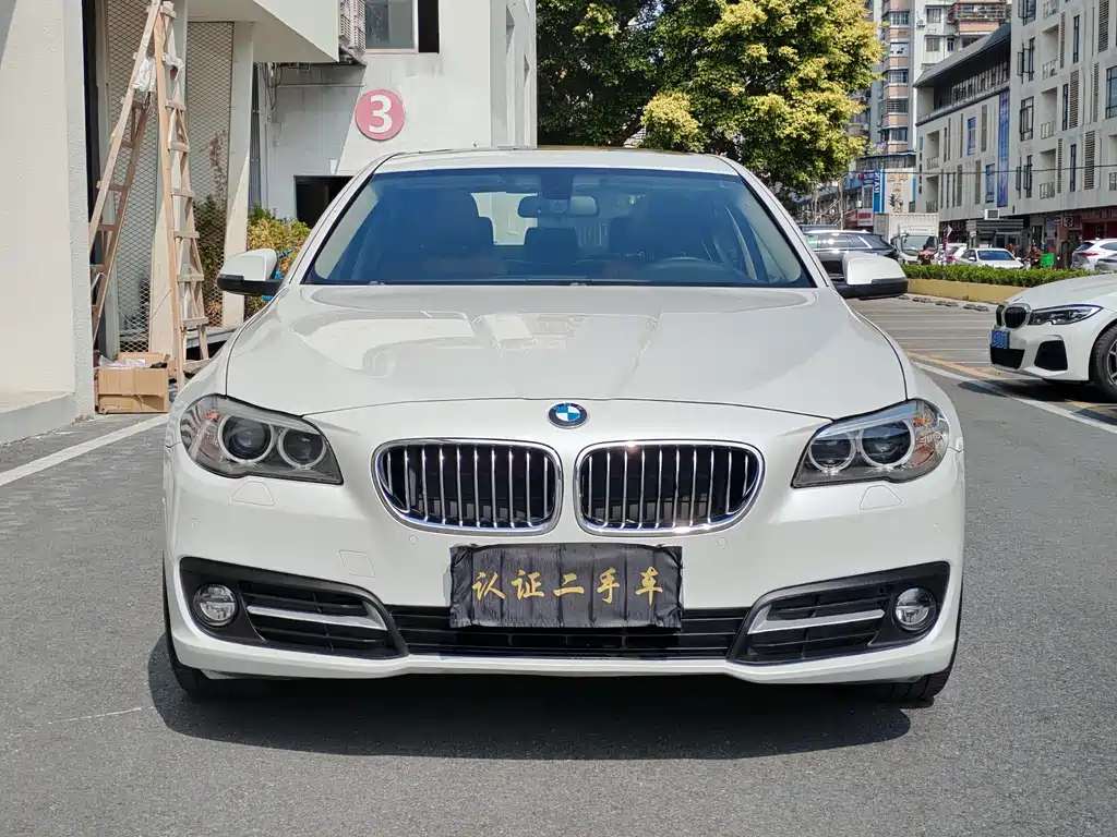 BMW 5 SERIES